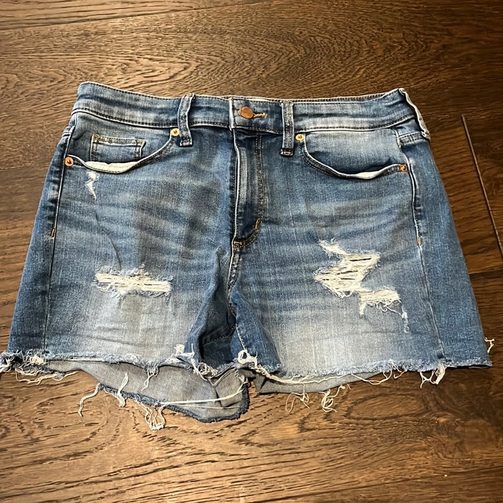 Universal Thread High Rise Midi shorts